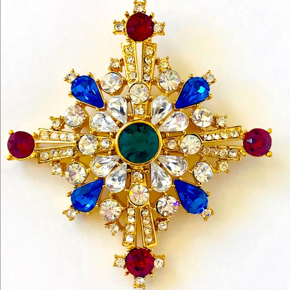 RARE Vintage Trifari TM Maltese Cross Gold Brooch